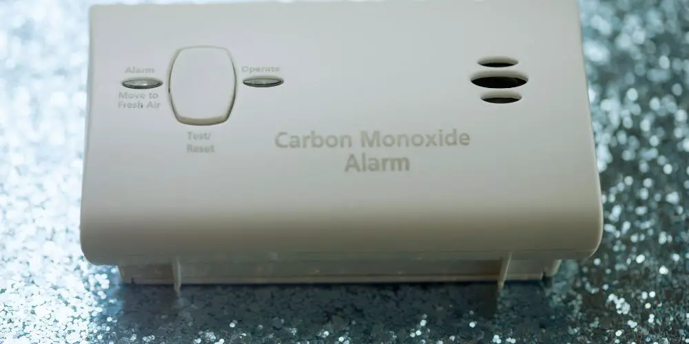 How To Safely Travel With A Carbon Monoxide Detector